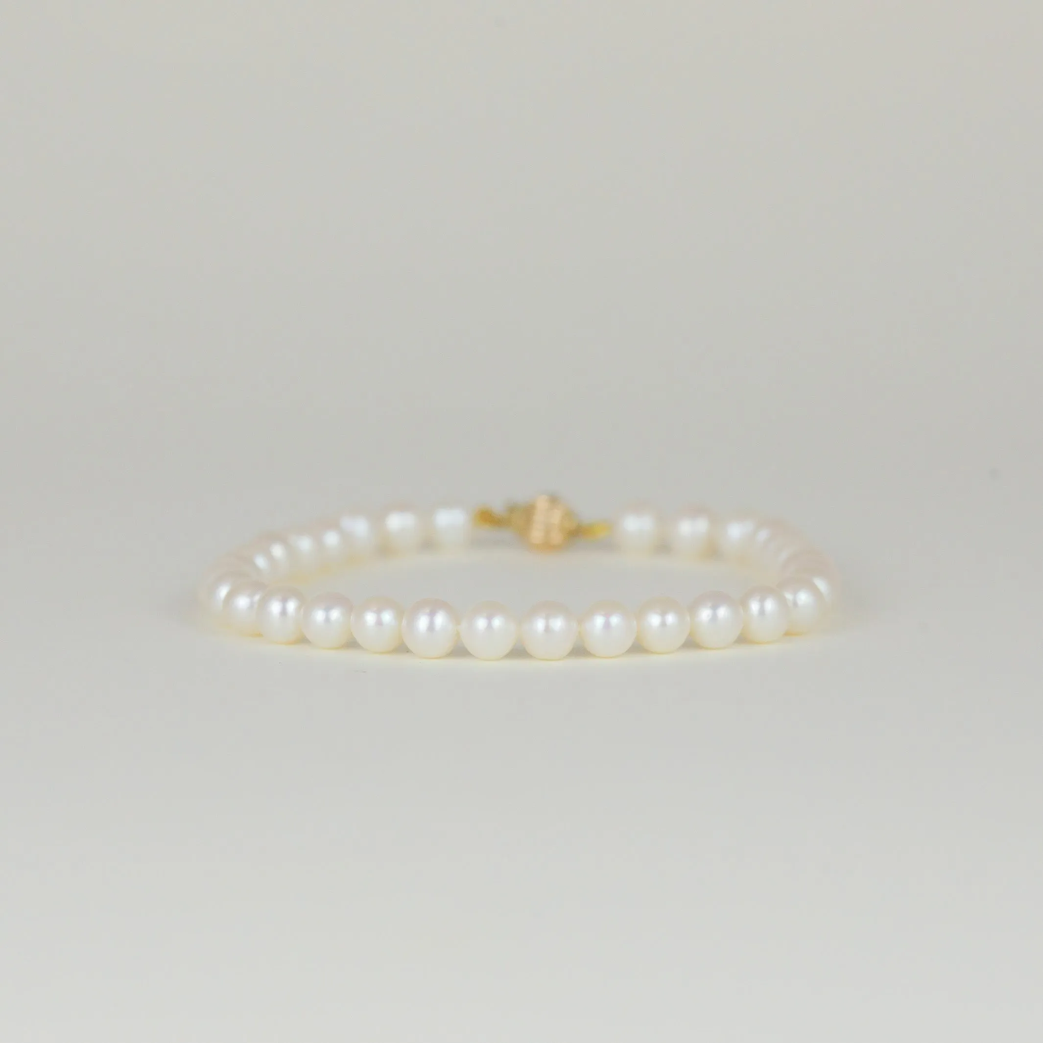 9ct Yellow Gold 5.6mm Freshwater Pearl Bracelet