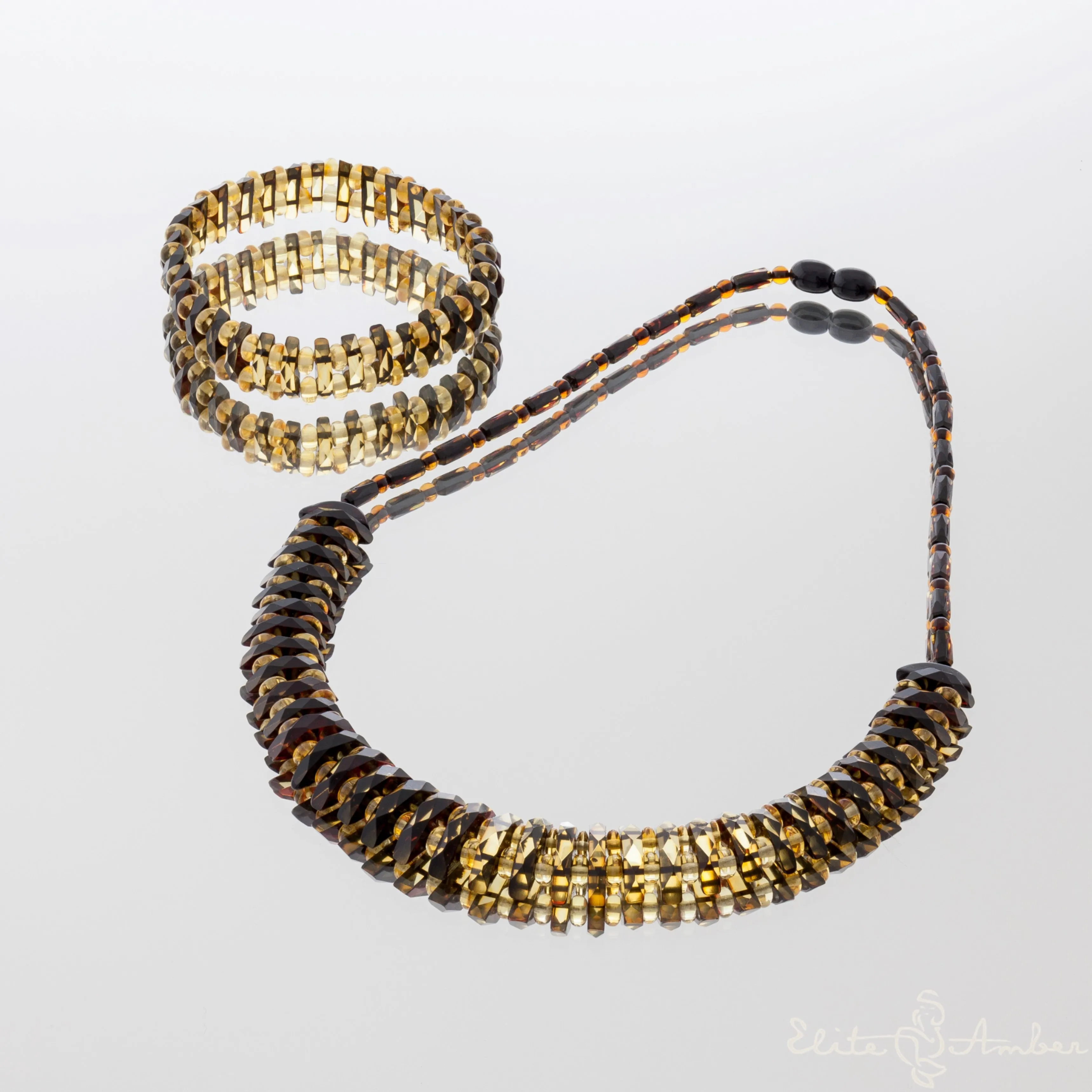 Amber necklace and bracelet "Dark elegance"