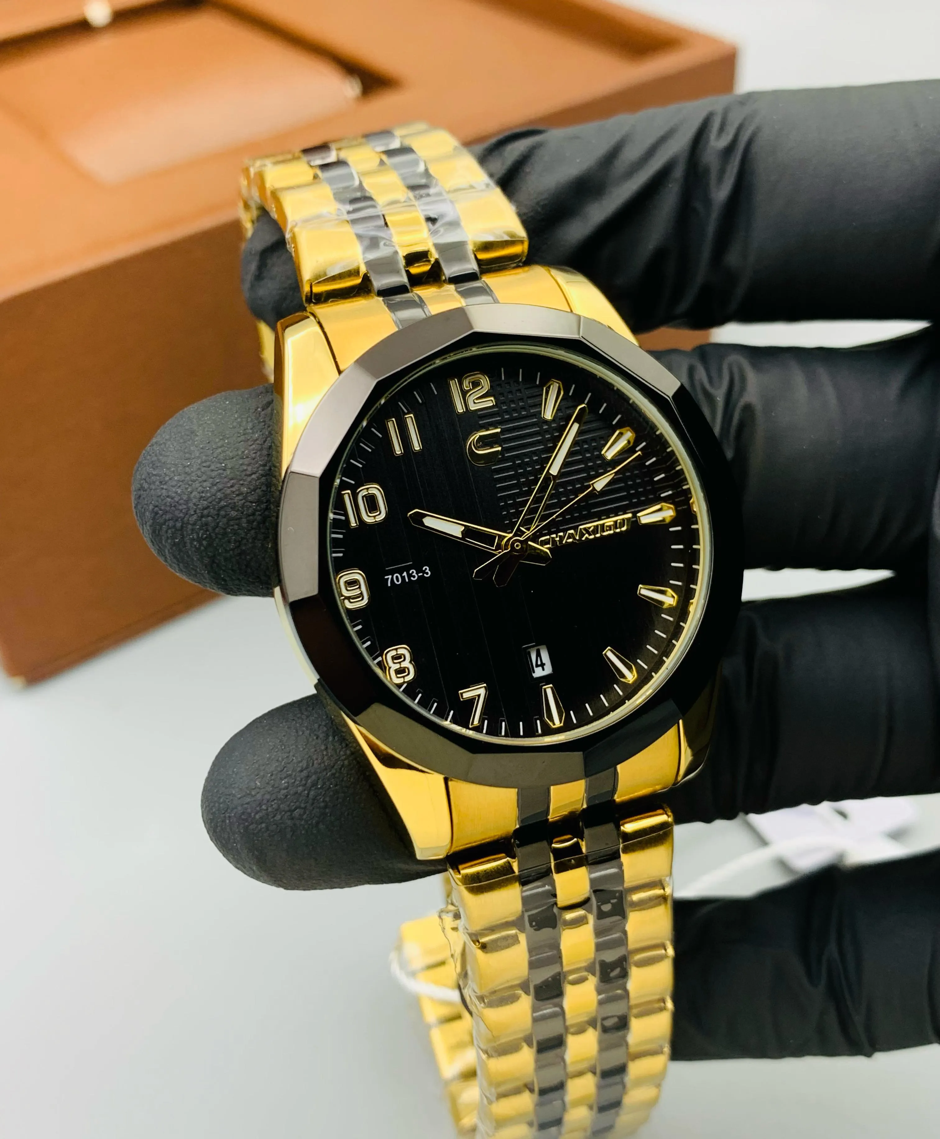 Chaxigo Steel Chain Watch – Elegance in Every Detail