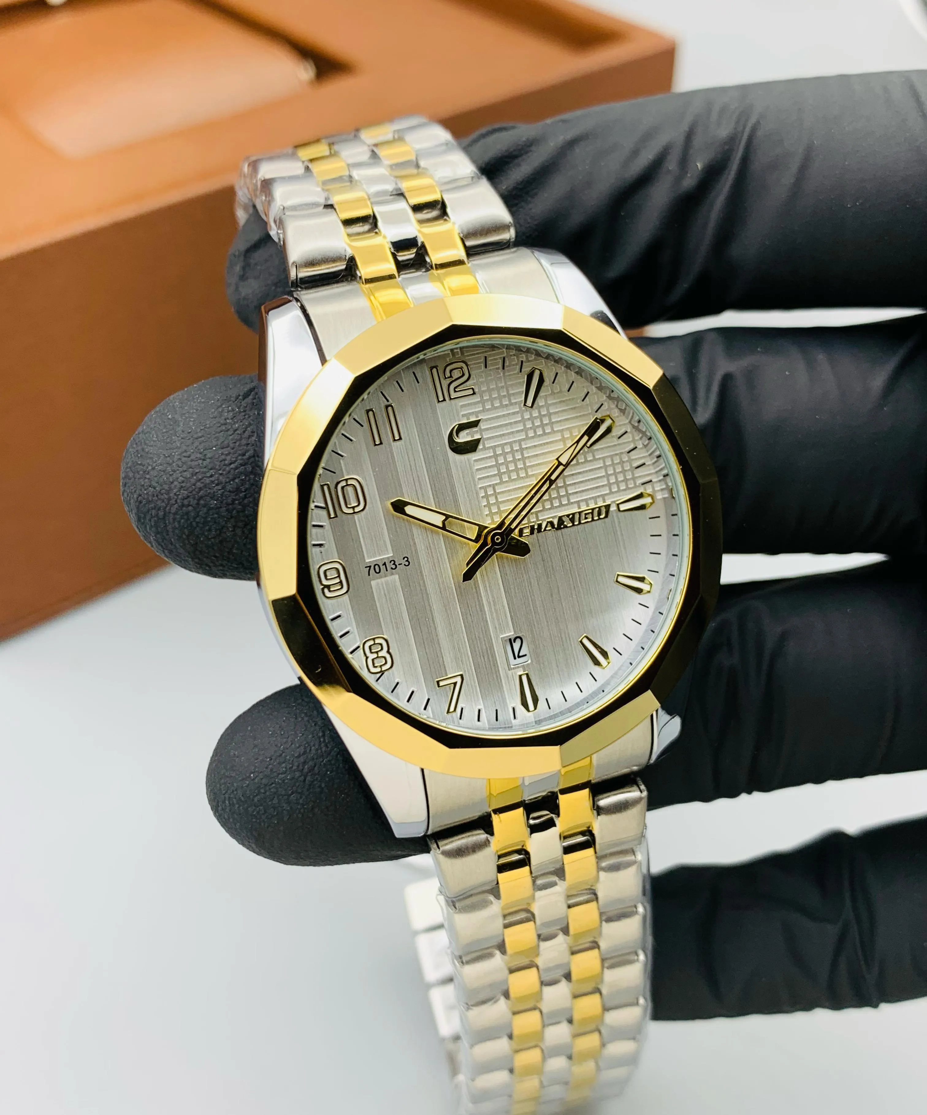 Chaxigo Steel Chain Watch – Elegance in Every Detail