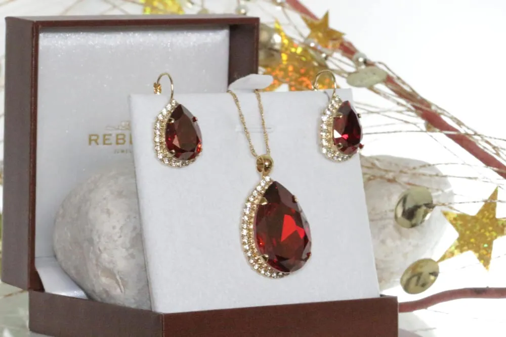CRIMSON EARRINGS