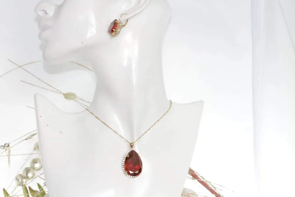 CRIMSON EARRINGS