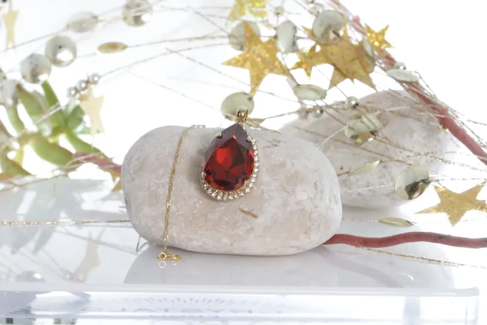CRIMSON EARRINGS