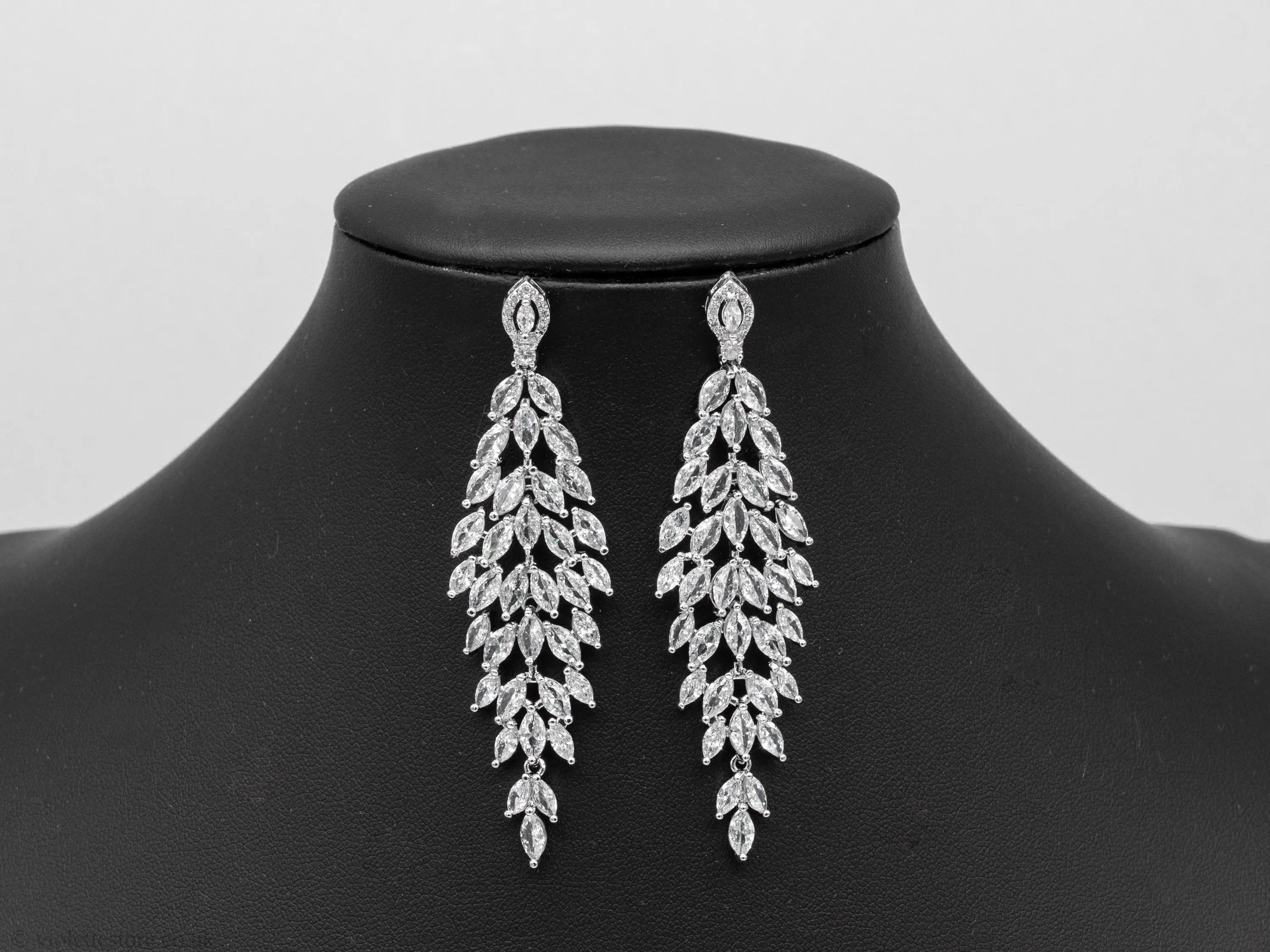 Daria Dangle Earrings