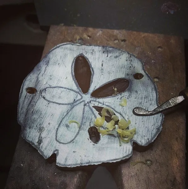 Friends ~ Sand Dollar (Large) Pendant in Gold
