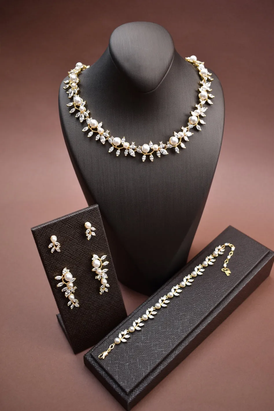 LOULA Simulated Diamond and Pearl Jewelry Set